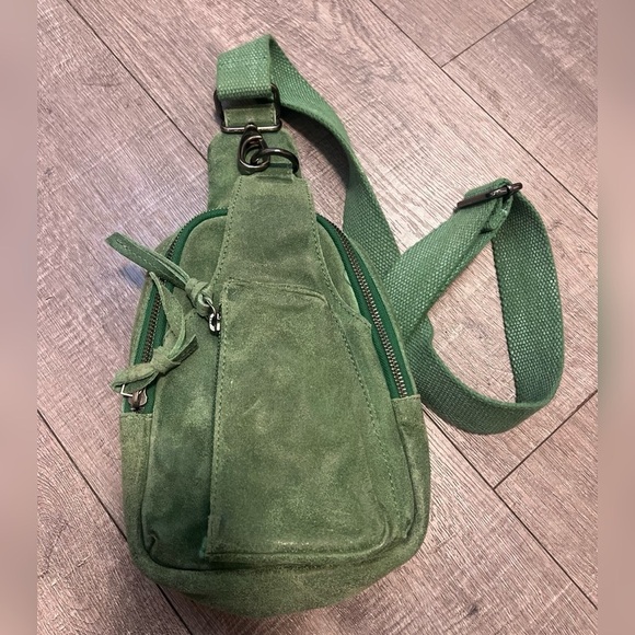 Free People Hudson Sling Bag in
Green SOLD OUT - Picture 4 of 7
